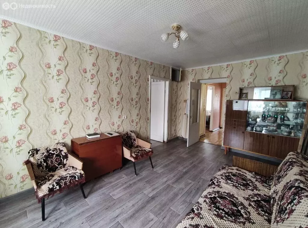 3-комнатная квартира: Каменск-Шахтинский, Дорожная улица, 19 (61.7 м) - Фото 1