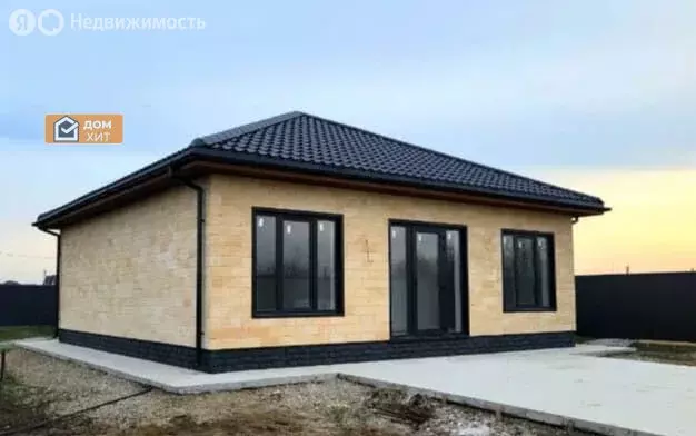 Дом в Трудовское сельское поселение, село Ана-Юрт, улица Гаспринского, ... - Фото 0
