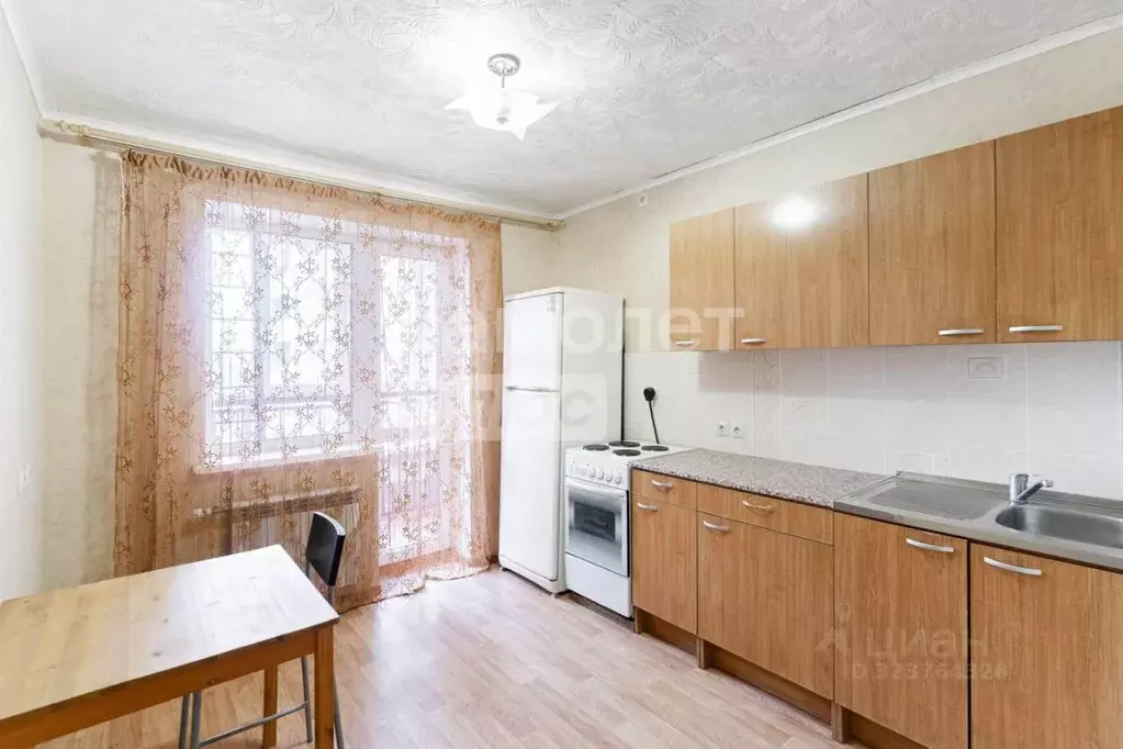 1-к кв. Омская область, Омск просп. Комарова, 21 (38.8 м) - Фото 1