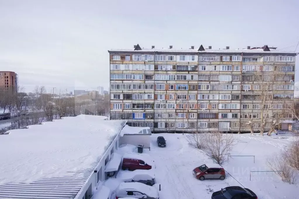 Студия Тюменская область, Тюмень ул. Республики, 239 (14.0 м) - Фото 1