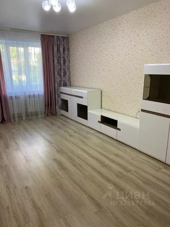 3-к кв. Курская область, Курск просп. Хрущева, 28 (76.7 м) - Фото 0
