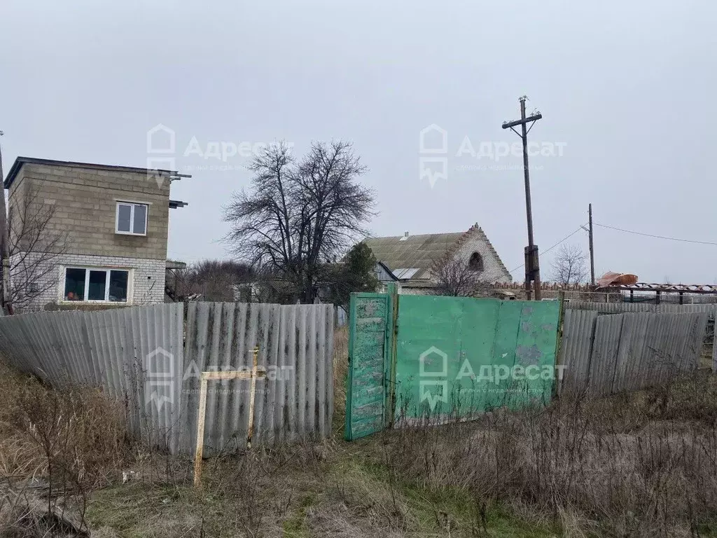 Дом в Волгоградская область, Среднеахтубинский район, Фрунзенское ... - Фото 0