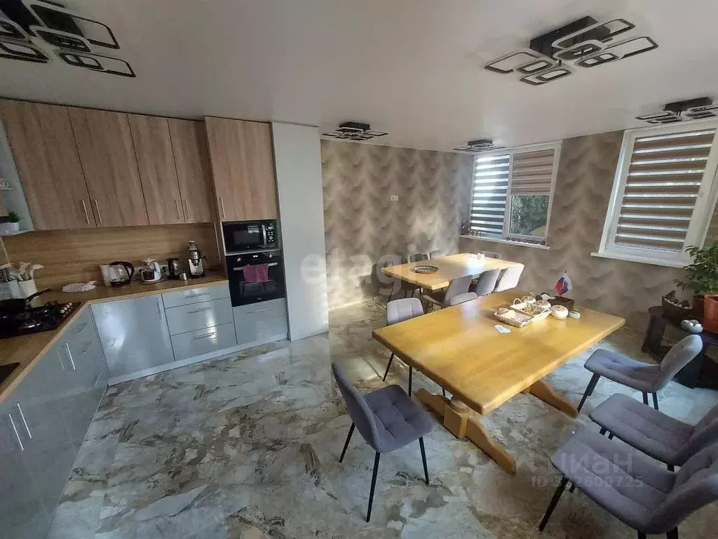 Дом в Крым, Джанкой ул. Интернациональная, 184 (600 м) - Фото 1