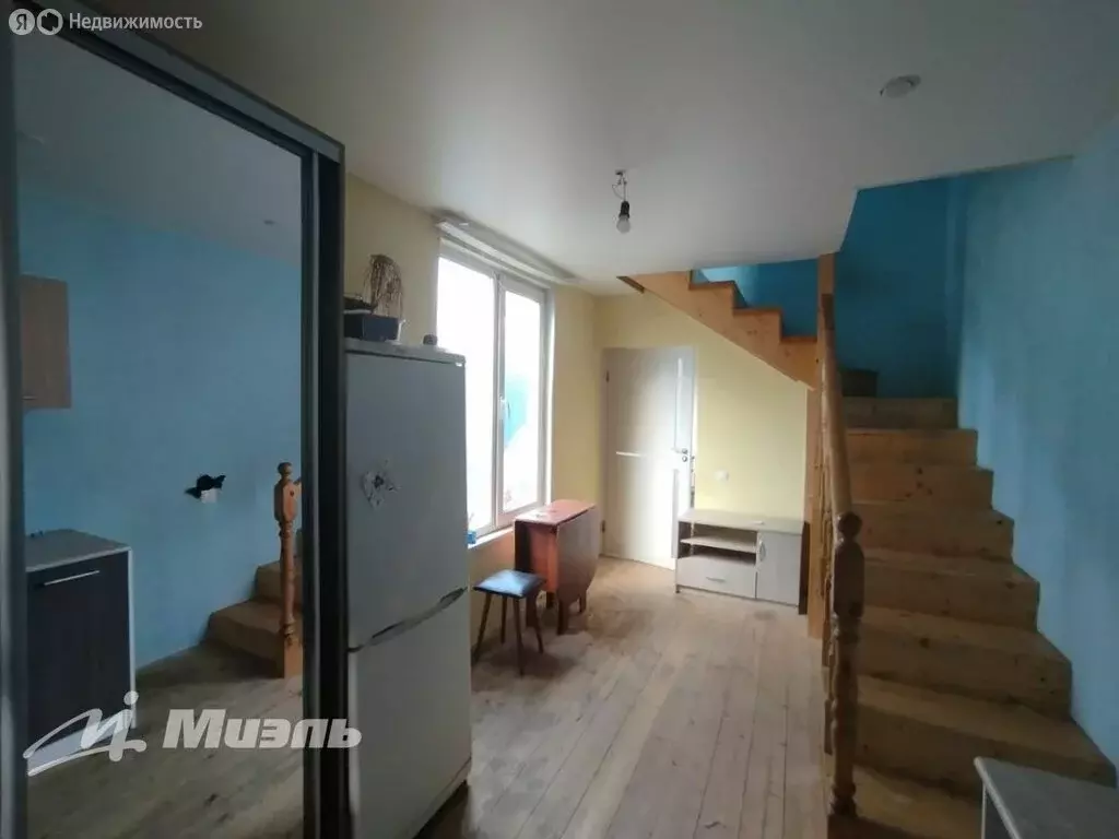 Дом в посёлок городского типа Октябрьский, улица Старый Двор, 86 (50 ... - Фото 1