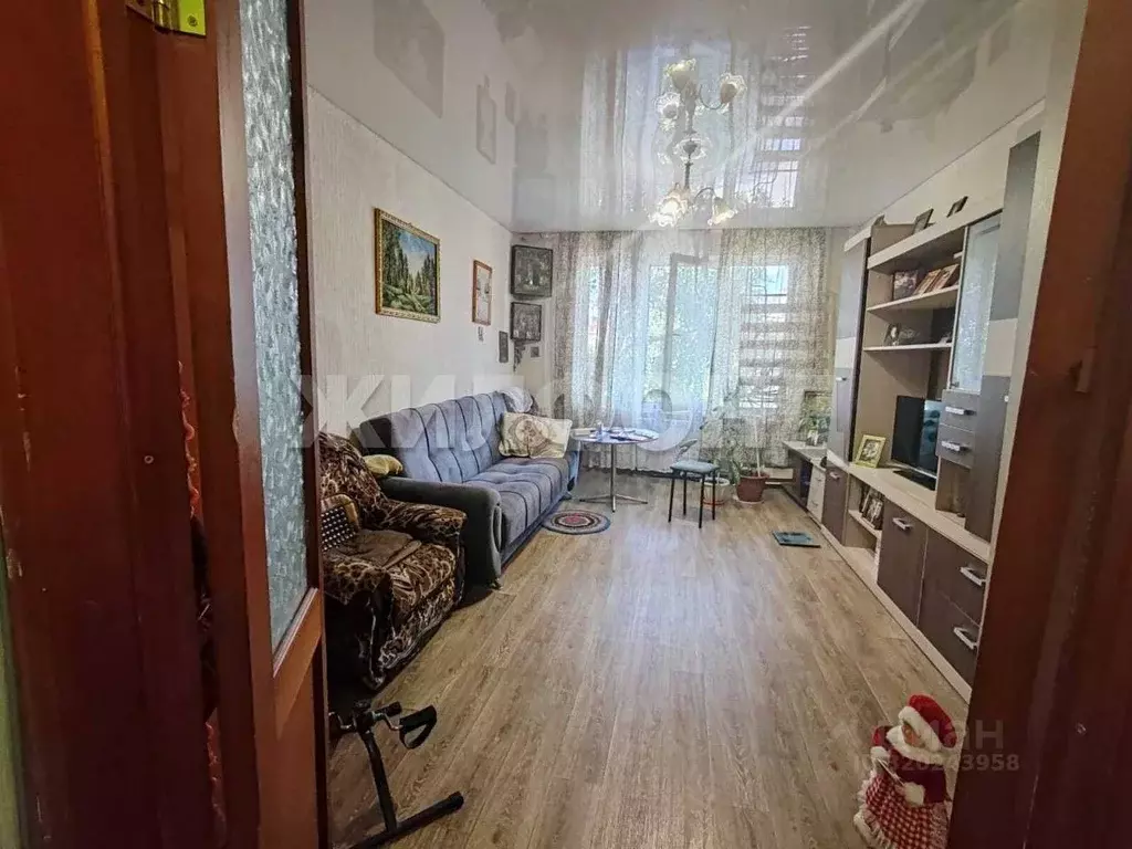 2-к кв. Хакасия, Абакан Хакасская ул., 17 (50.1 м) - Фото 1