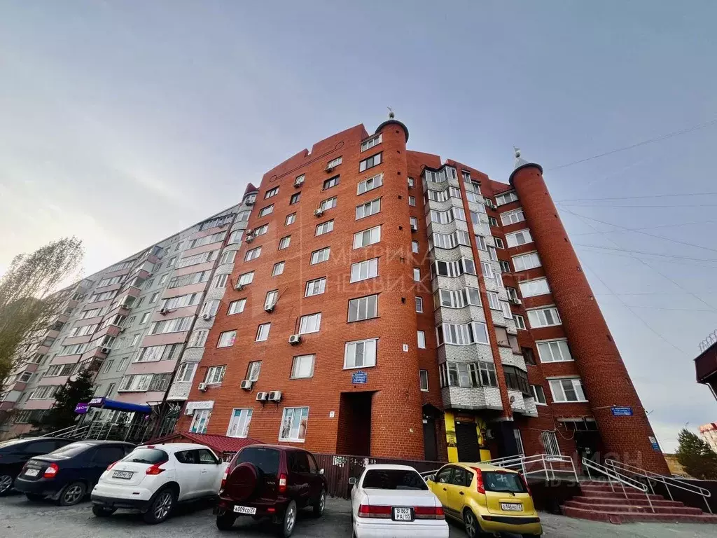 3-к кв. Тюменская область, Тюмень ул. Мельникайте, 136к1 (101.6 м) - Фото 0