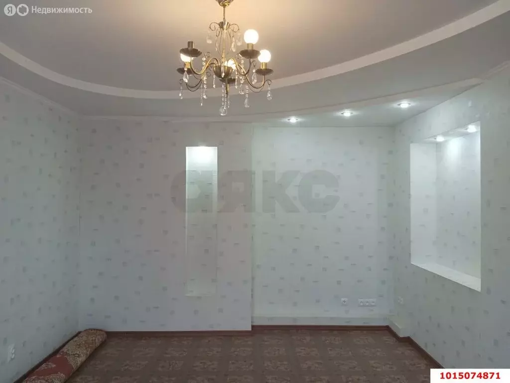 2-комнатная квартира: Энем, улица Иркутско-Пинской Дивизии, 19 (100 м) - Фото 1