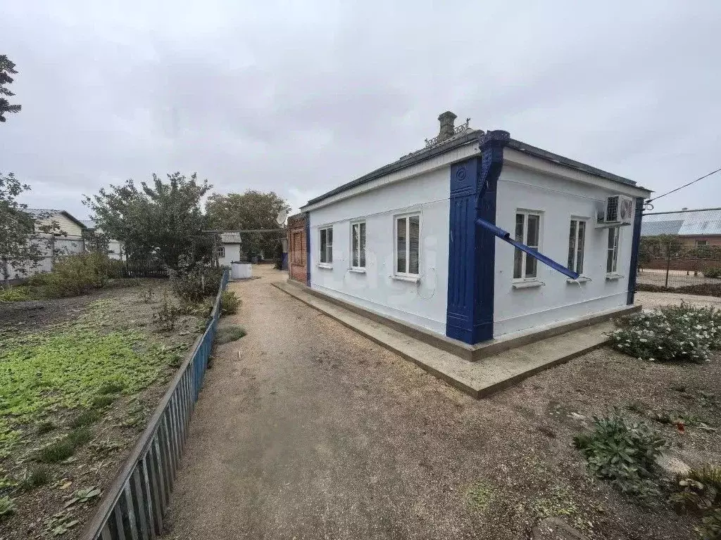 Дом в Краснодарский край, Ейский район, Должанская ст-ца Октябрьская ... - Фото 0