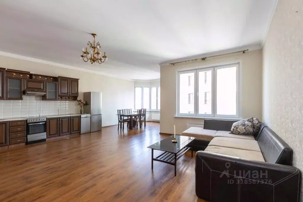 Квартира, 3 комнаты, 132.3 м - Фото 0