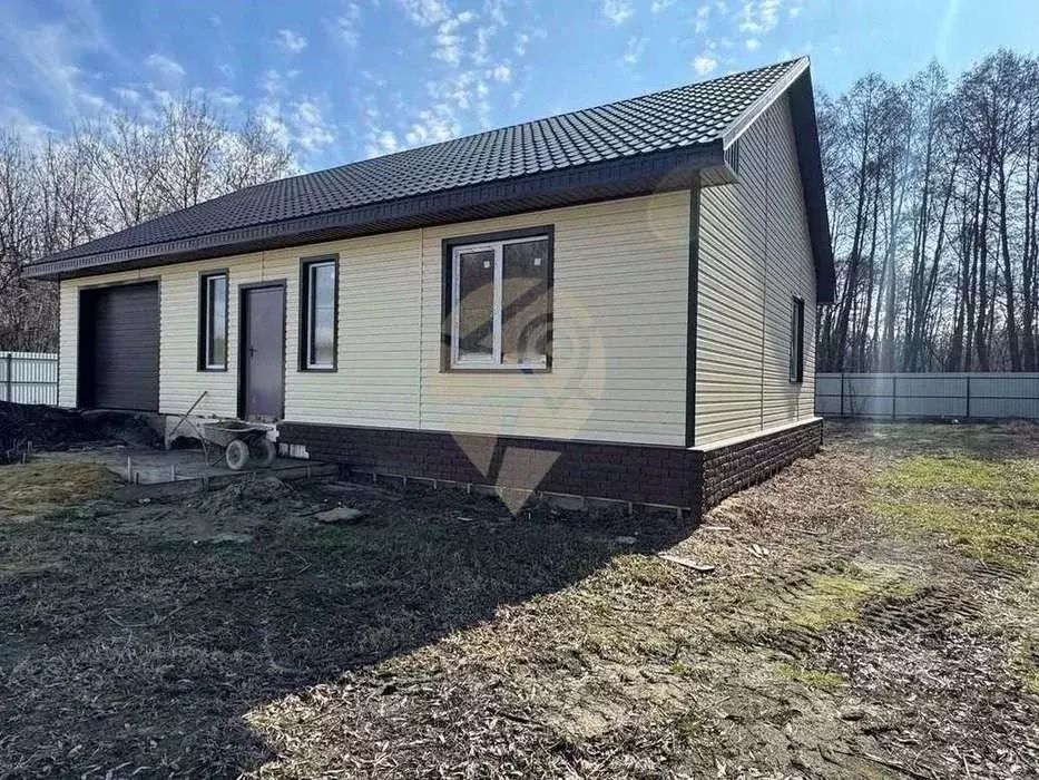 Дом в Белгородская область, Старооскольский городской округ, с. ... - Фото 1