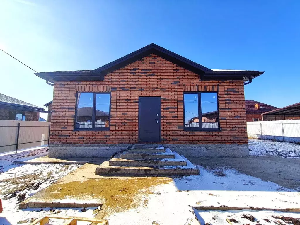 Коттедж в Краснодарский край, Динской район, Новотитаровская ст-ца ... - Фото 1