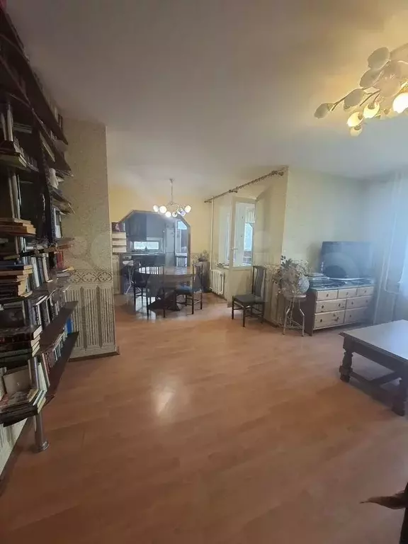 2-к. квартира, 70 м, 2/7 эт. - Фото 0