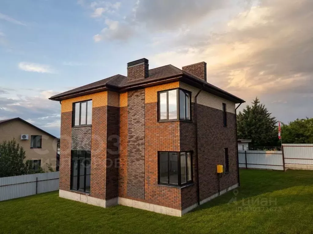Дом в Волгоградская область, Волгоград ул. Мамина-Сибиряка, 30 (150 м) - Фото 1