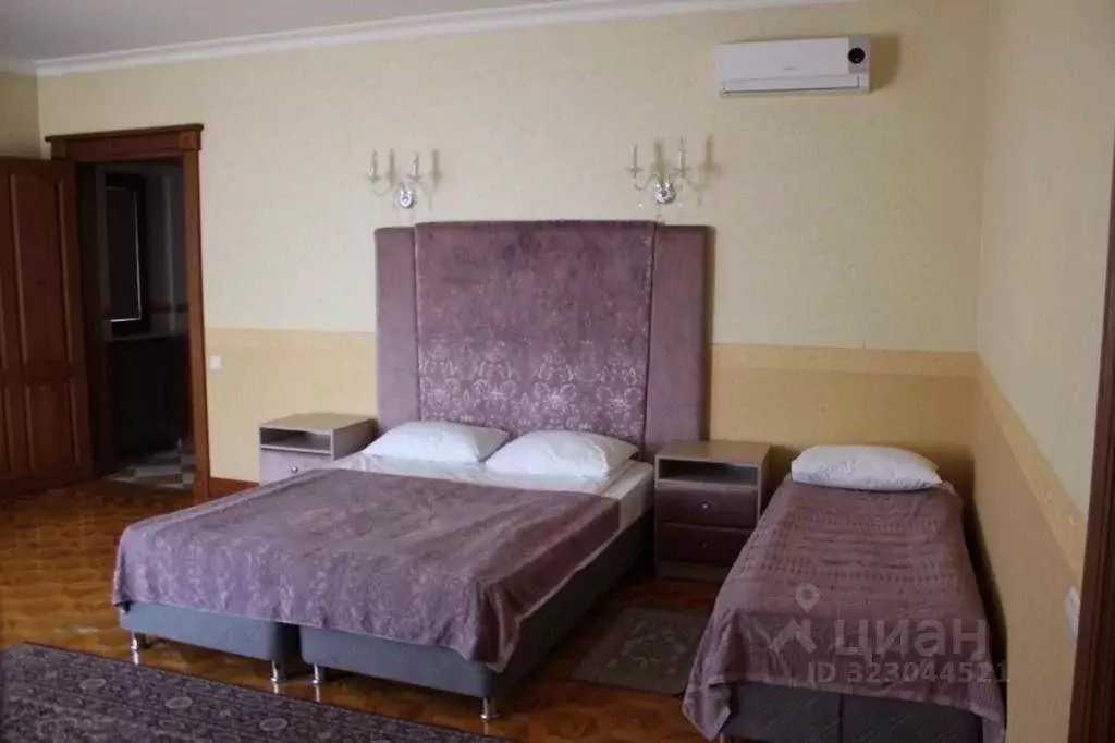 Дом в Краснодарский край, Краснодар Кубанская ул., 1/11 (500 м) - Фото 1