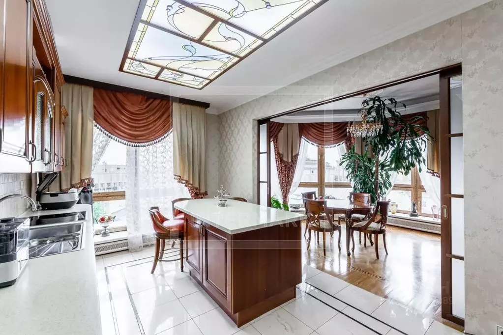 4-к кв. Москва Страстной бул., 10к1 (156.0 м) - Фото 2