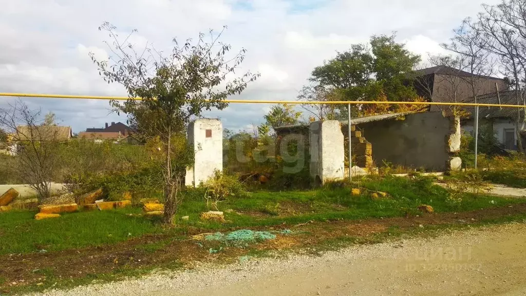 Участок в Крым, Сакский район, Ореховское с/пос, с. Михайловка ул. ... - Фото 1