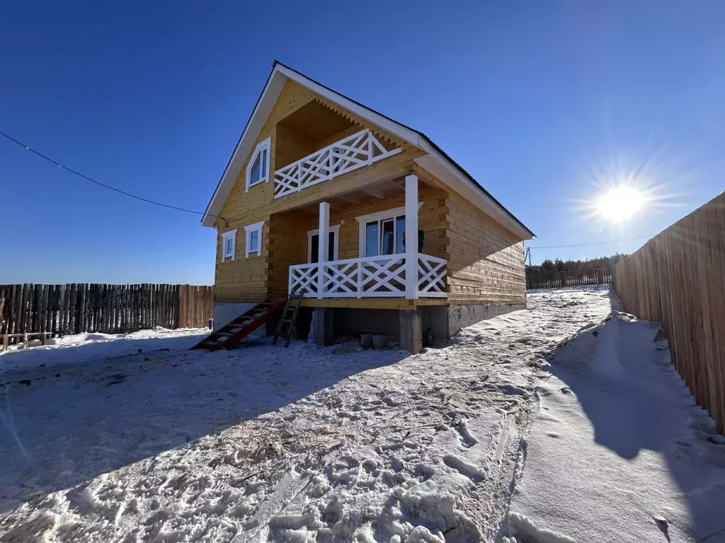 Дом в Иркутская область, Иркутский муниципальный округ, д. Карлук ул. ... - Фото 1