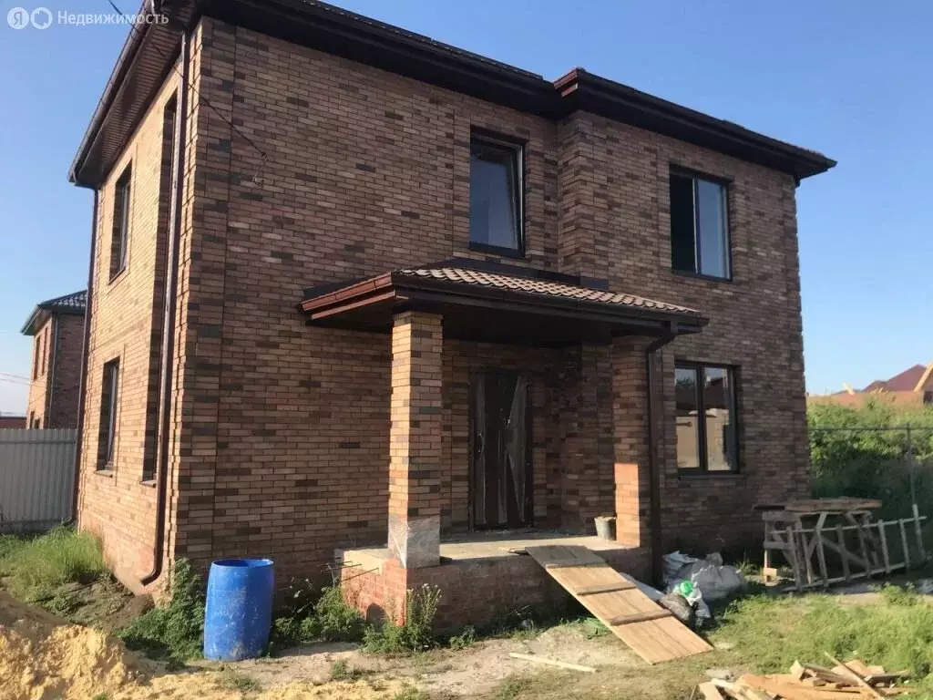 Дом в Ростов-на-Дону, Особенная улица (120 м) - Фото 1