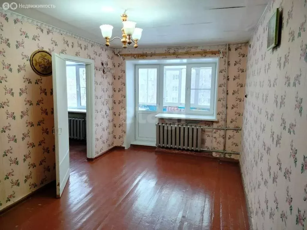 2-комнатная квартира: Коряжма, улица Пушкина, 8 (43.3 м) - Фото 1