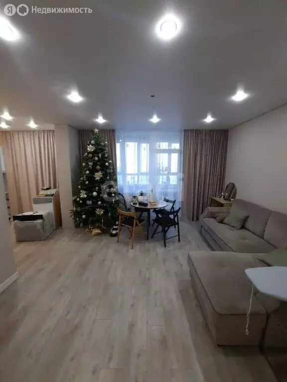 3-комнатная квартира: Белгород, улица Есенина, 9к2 (77 м) - Фото 1