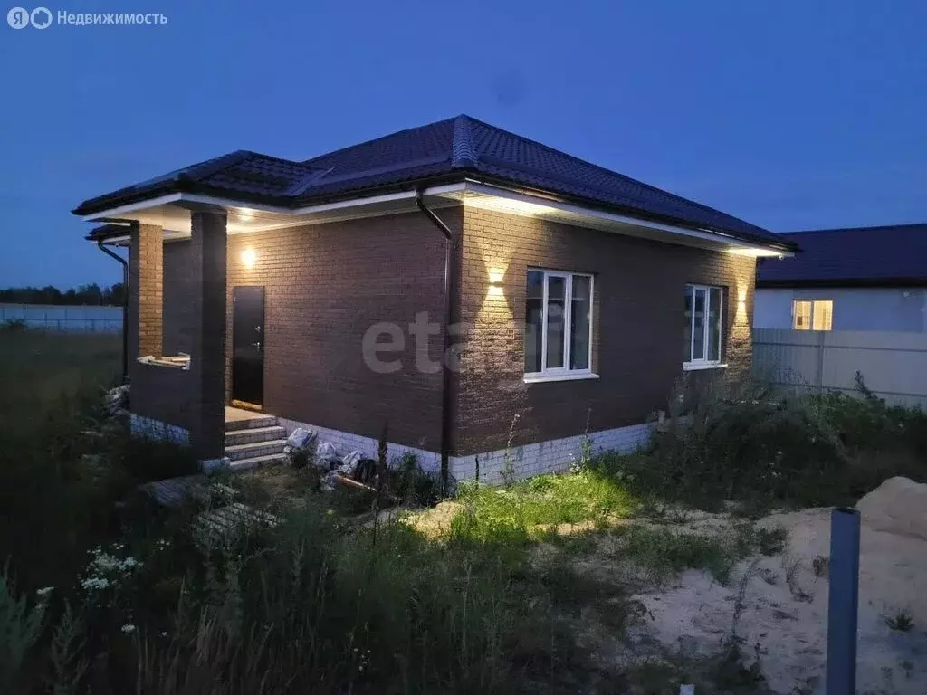 Дом в село Новая Усмань, Петровская улица, 1 (87 м) - Фото 1