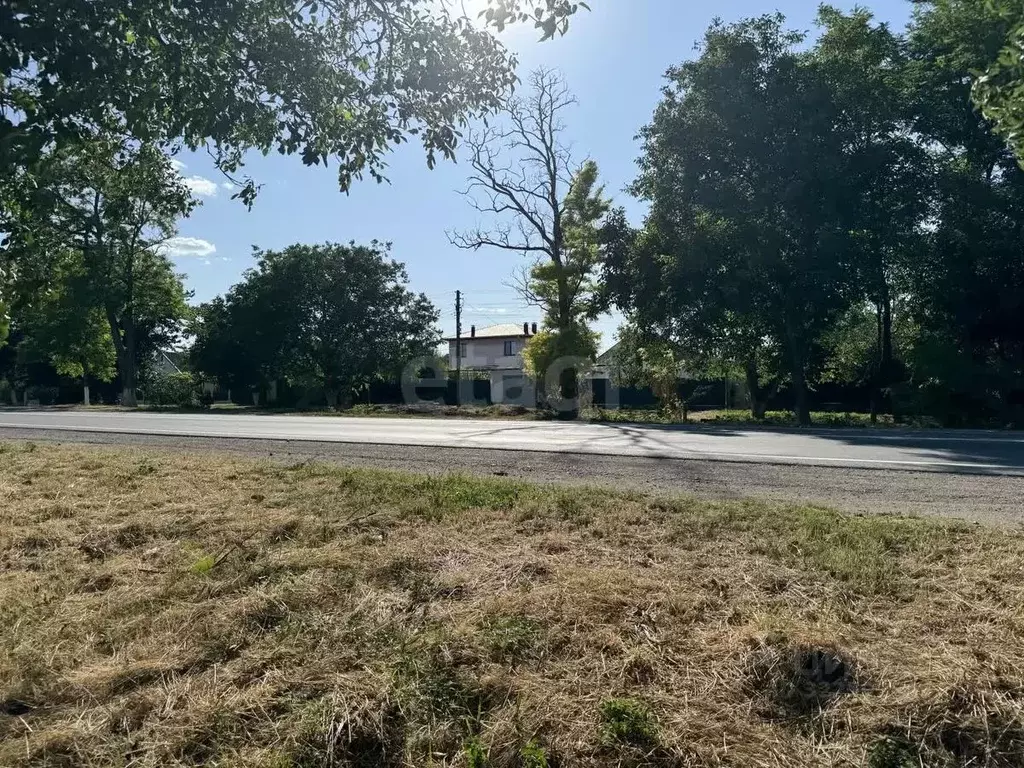 Участок в Крым, Симферопольский район, Гвардейское пгт ул. Гагарина ... - Фото 1