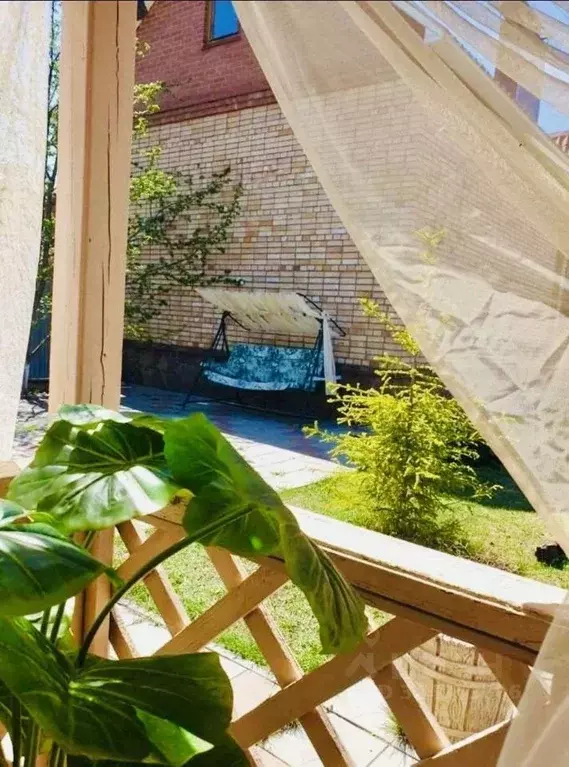 Дом в Самарская область, Самара пос. Рубежный, ул. Каштановая (450 м) - Фото 1