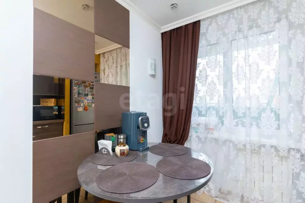 2-к кв. Тюменская область, Тюмень Заречный проезд, 37 (46.7 м) - Фото 1