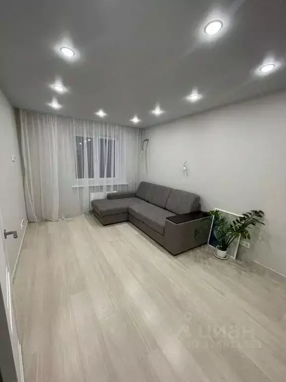 1-к кв. Татарстан, Казань ул. Зур Урам, 1Г (35.0 м) - Фото 1