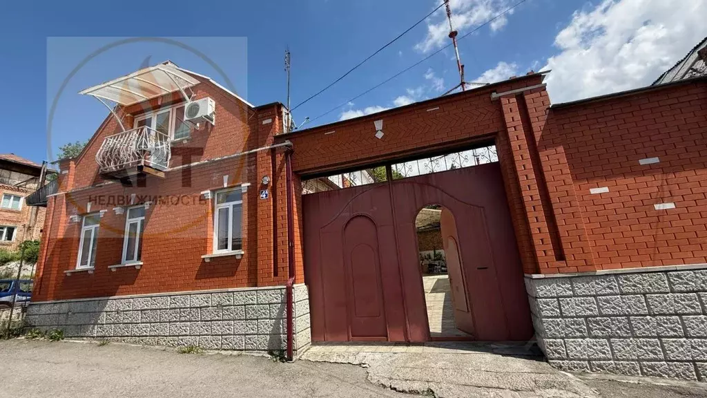 Дом в Северная Осетия, Владикавказ пер. Кольцова, 4А (175 м) - Фото 1