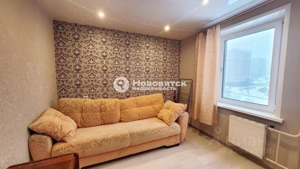 1-к кв. Кировская область, Киров Луговой пер., 1 (30.0 м) - Фото 1