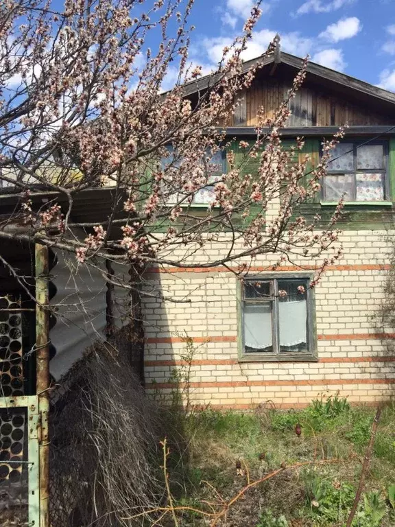 Дом в Саратовская область, Энгельсский район, Красноярское ... - Фото 0