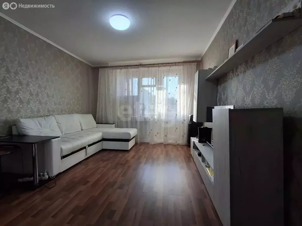 3-комнатная квартира: Энгельс, улица Тельмана, 3А (61.3 м) - Фото 0