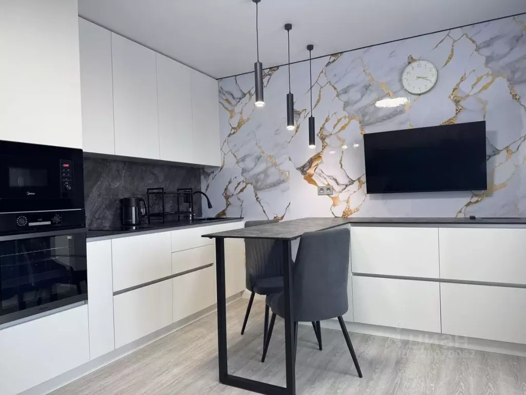 Студия Челябинская область, Челябинск ул. Братьев Кашириных, 119 (23.6 ... - Фото 2