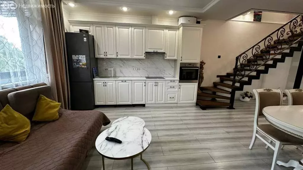 3-комнатная квартира: Сочи, Пригородная улица, 17 (100 м) - Фото 1