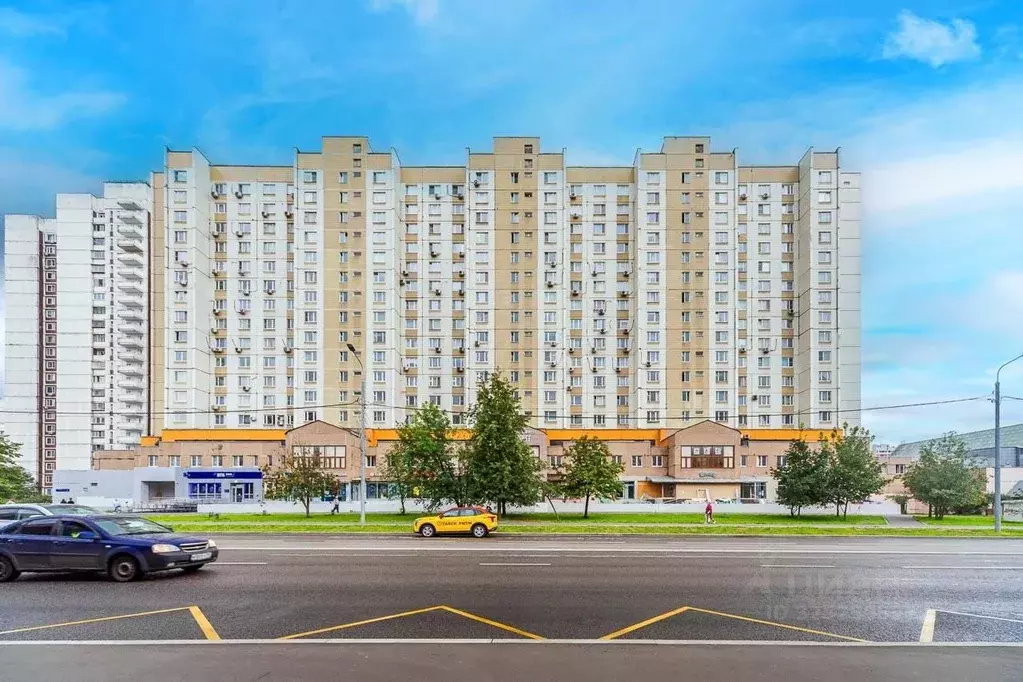 Помещение свободного назначения в Москва бул. Адмирала Ушакова, 5 (265 ... - Фото 1