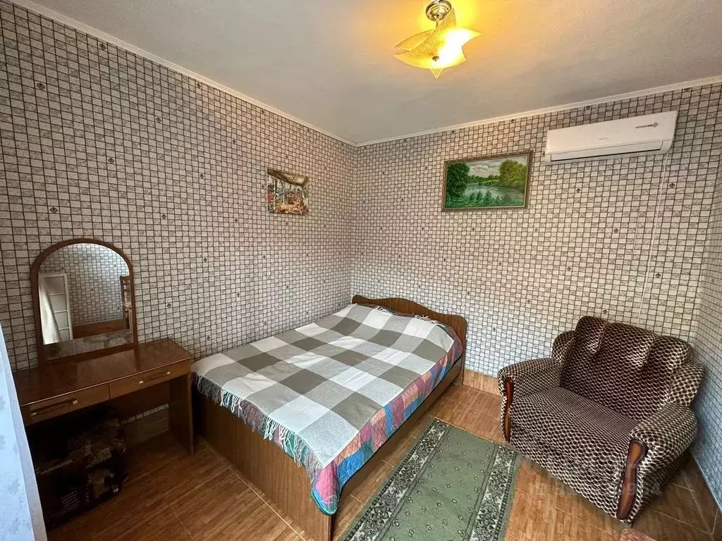 Комната Краснодарский край, Сочи Адлер жилрайон, ул. Дзержинского, 8 - Фото 1