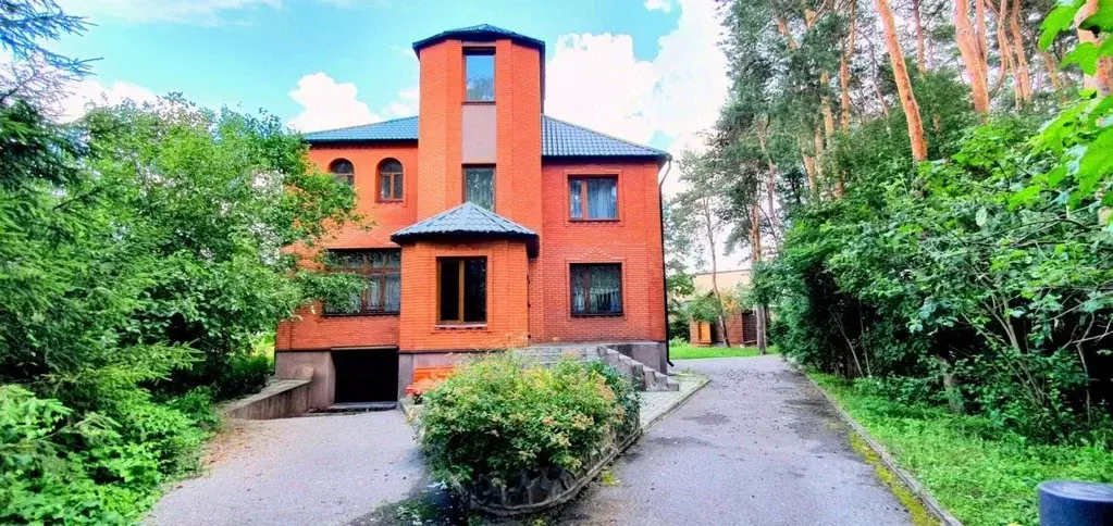 Дом в Курская область, Курск Соловьиный пер., 4 (360 м) - Фото 0