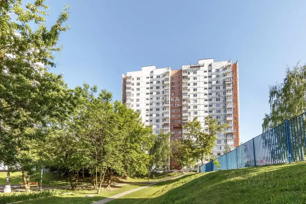 3-к кв. Москва ул. Маршала Захарова, 14К1 (74.4 м) - Фото 0