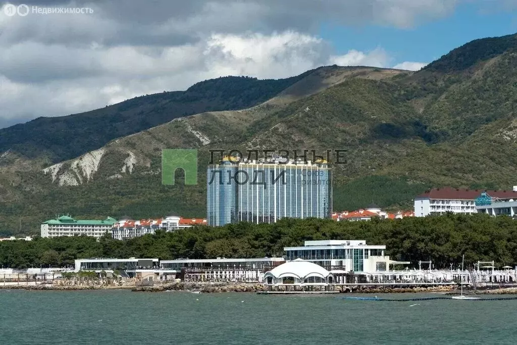 1-комнатная квартира: Геленджик, улица Мира, 40 (67.6 м) - Фото 1