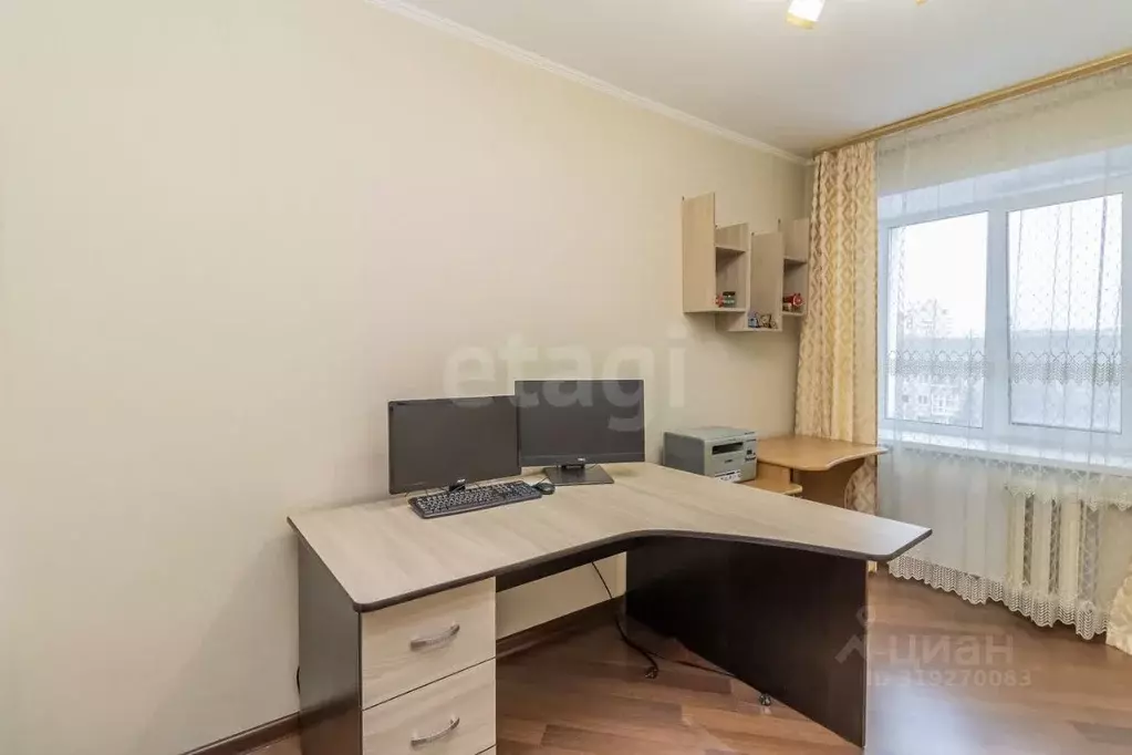 3-к кв. Тюменская область, Тюмень ул. Республики, 94 (55.5 м) - Фото 0