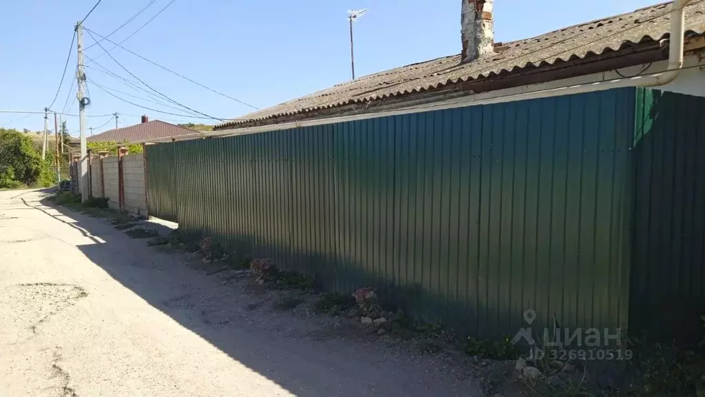 Дом в Крым, Бахчисарайский район, Тенистовское с/пос, с. Красная Заря  ... - Фото 1