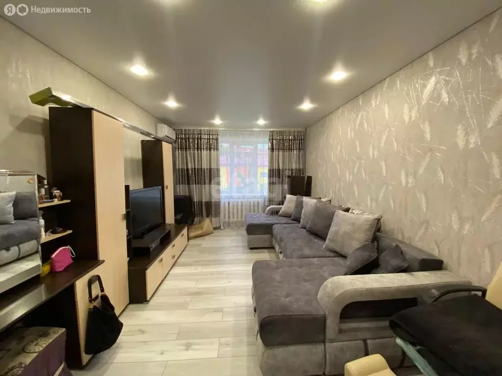 3-комнатная квартира: Ишим, улица Республики, 10В (66.9 м) - Фото 1