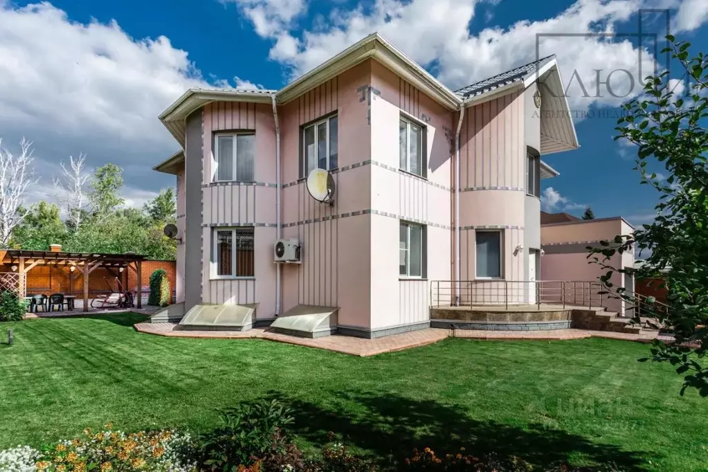 Дом в Челябинская область, Магнитогорск Листопадная ул., 4 (500 м) - Фото 1