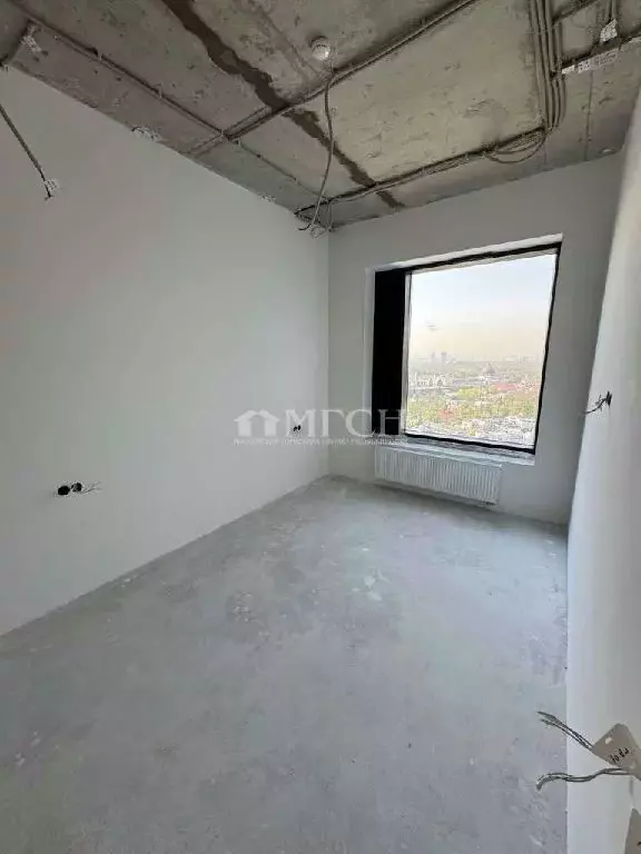 Продается 4-комнатная квартира - Фото 2