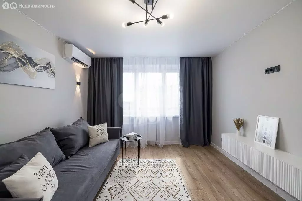 2-комнатная квартира: Тюмень, улица Павла Шарова, 21 (67.5 м) - Фото 2