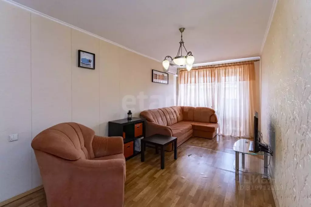 2-к кв. Тюменская область, Тюмень ул. Республики, 92 (47.7 м) - Фото 0
