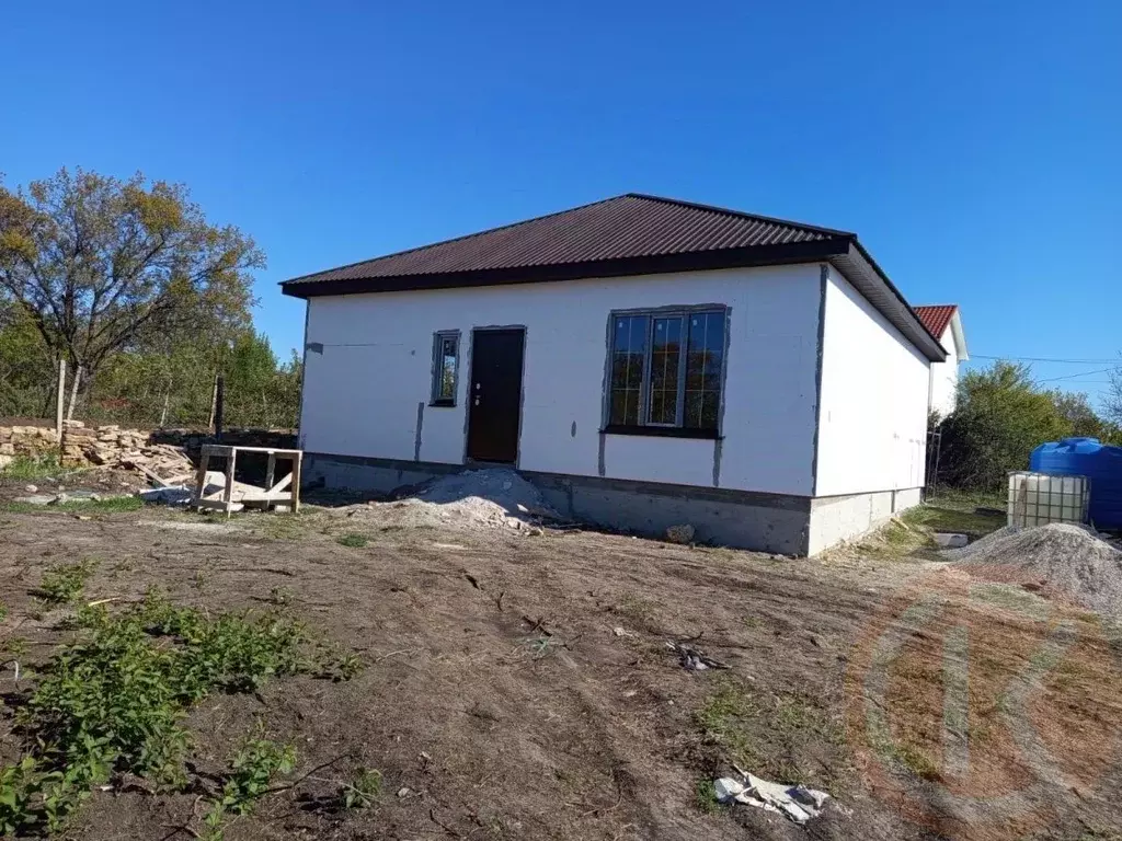 Дом в Крым, Симферопольский район, с. Урожайное  (100 м) - Фото 0