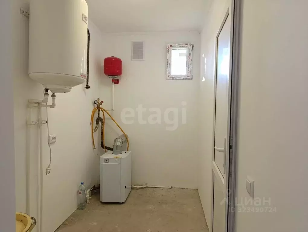 Дом в Крым, Бахчисарайский район, Железнодорожненское с/пос, с. ... - Фото 1