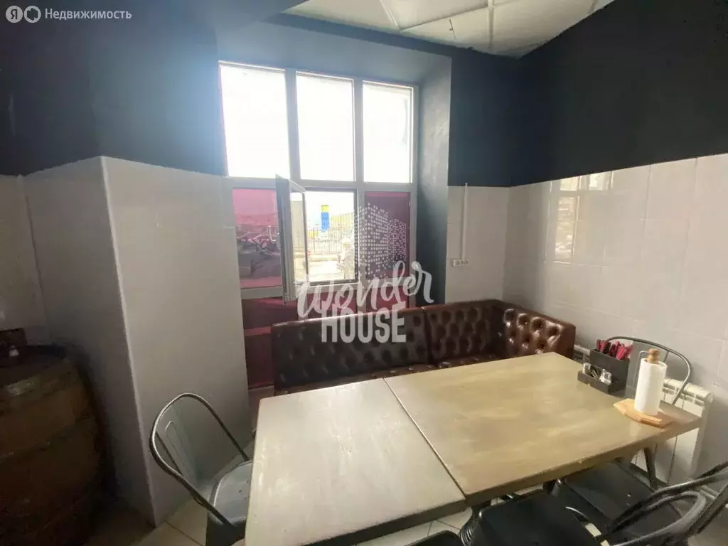 Помещение свободного назначения (220 м) - Фото 2